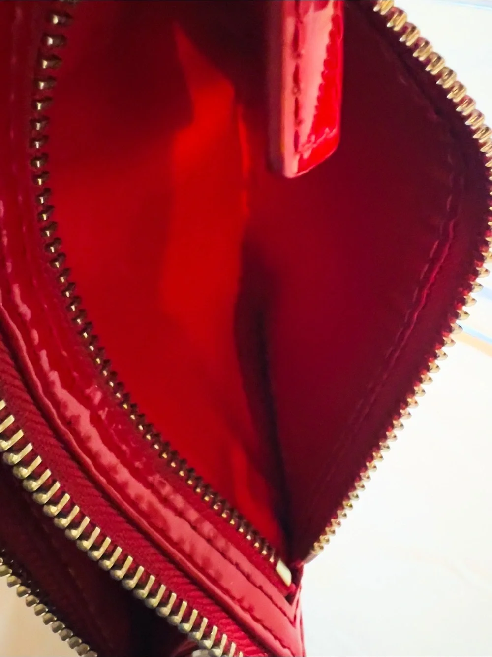 🩷 Y2K Coach Julia Red patent leather zippy wristlet wallet silver hardware🩷